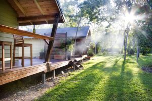 Airlie Beach Eco Cabins - Surfers Paradise Gold Coast